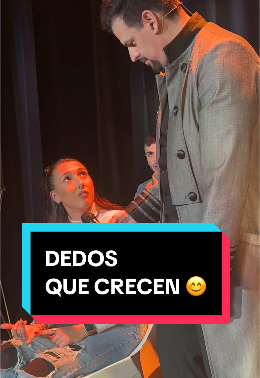 Dedos que crecen!  Cada domingo disfruta de #hipnosis en Madrid en el Teatro Maravillas #madrid #planesmadrid #parati #experiencias #ilusion #astyaro #mente #dedos #hipnotista