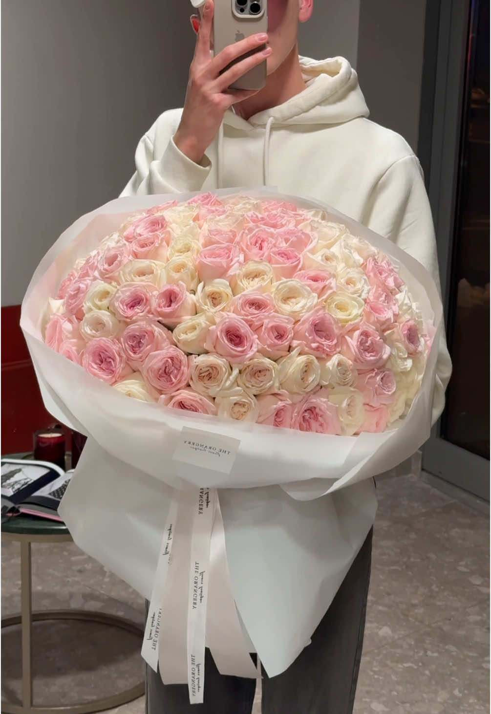 Знаєте що це за сорт троянд?) #сашкофлорист #флористика #rose #florist #floristsoftiktok 