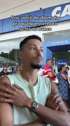 Elas vão falando e nunca mais param como se a gente conhecesse a vida delas kkkkk #humor #meme #viral #fyp #comedia #idosa #banco 