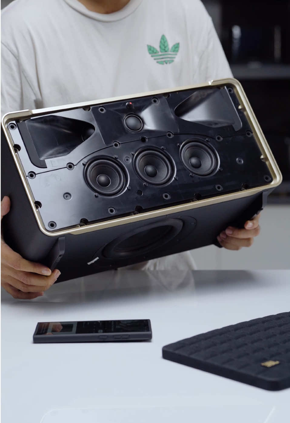 JBL Authentics 500 Smart Home Speaker | Sound Test ✨🇺🇸 . . . #soundsystem #stereo #fy #fyp #hifi #audio #jbl #usa #bass #asmr #speaker #dj 
