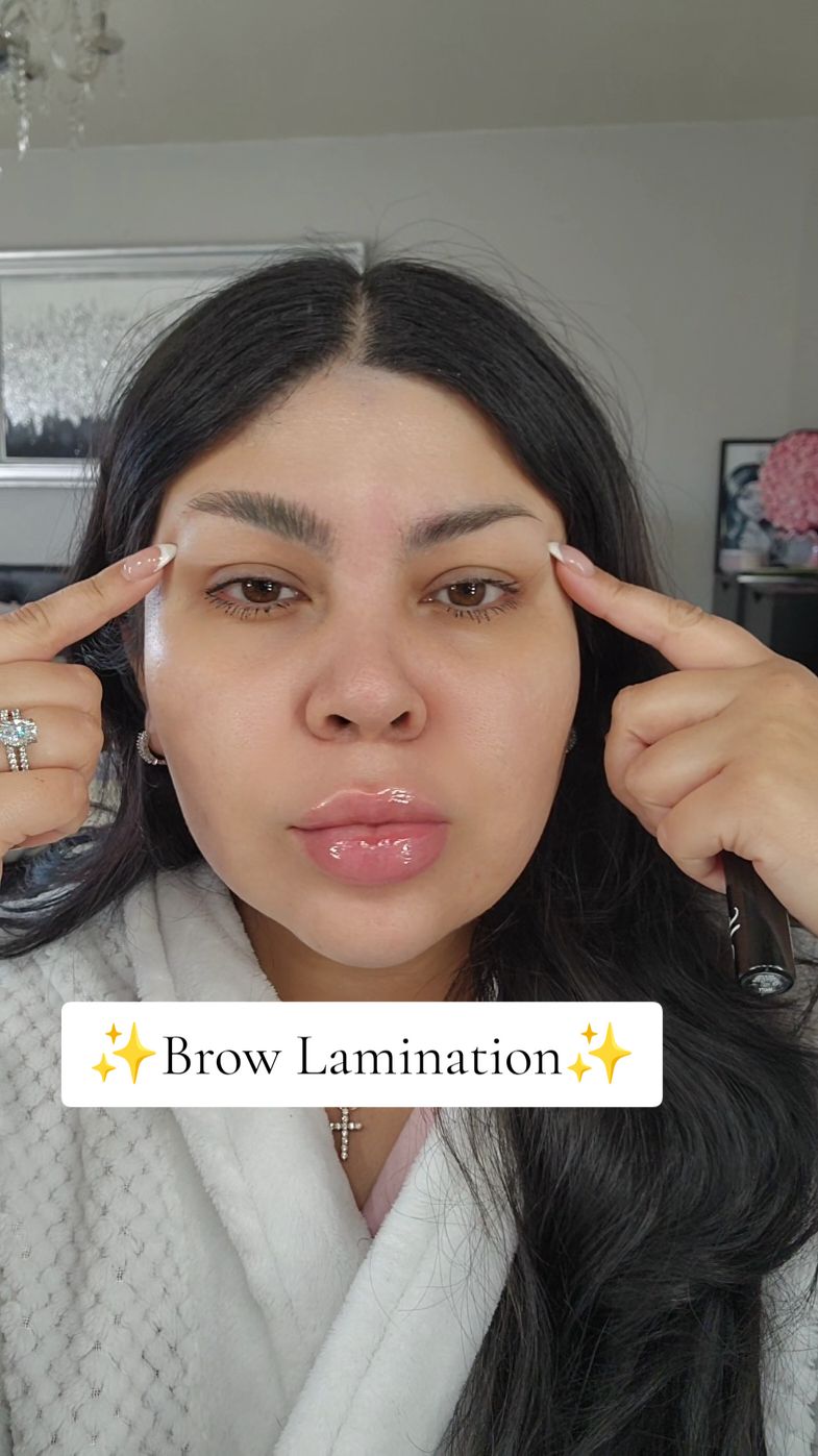 ✨️ I've been reaching for a laminated brow since I've been doing more of a natural makeup look. This works so good and it's so affordable! 👌   you can see the difference yourself ☺️💕✨️  @e.l.f. Cosmetics  #elf #elfcosmetics #elfmakeup #elfyeah #brow #browlaminationtutorial #browproducts #affordablemakeup #beautyonabudget #drugstoremakeup 