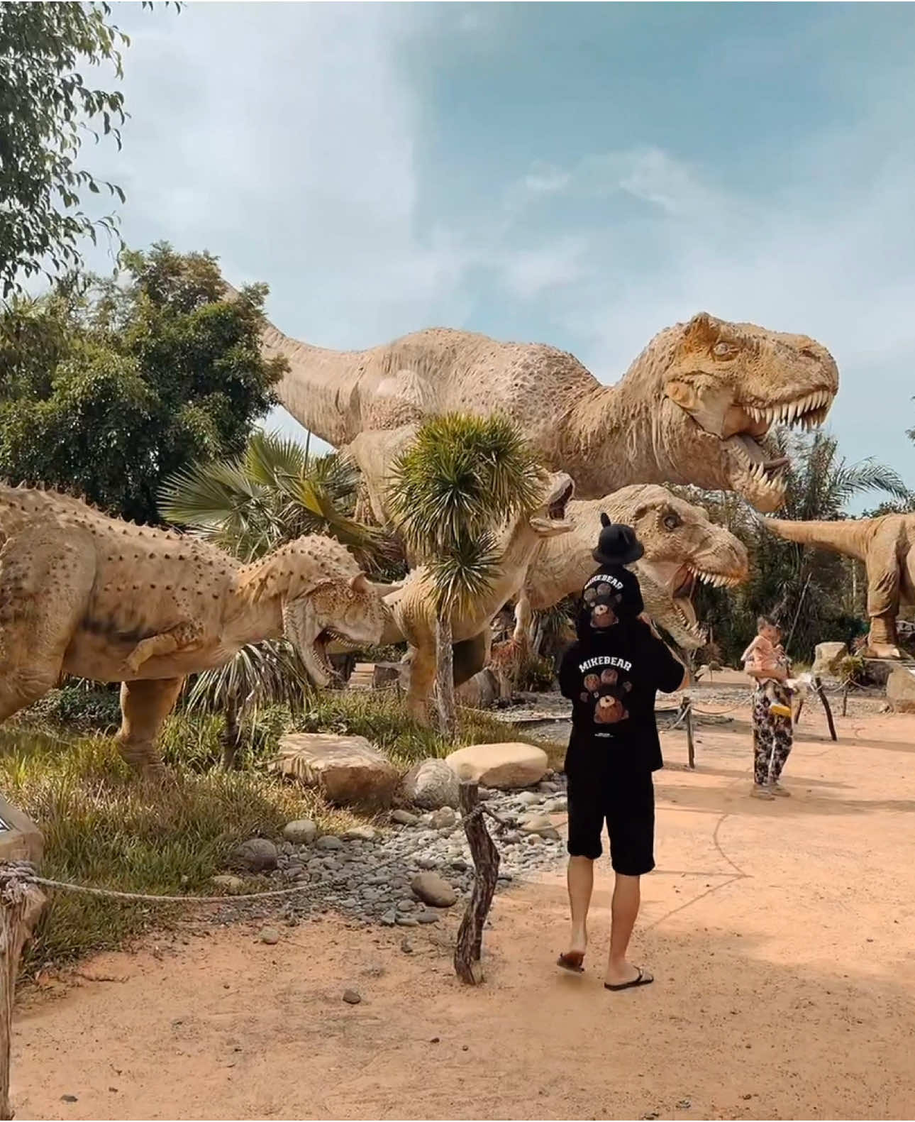 Dino park cùng em Bột#dino #dinopark #phanthiet #embedangyeu #family 