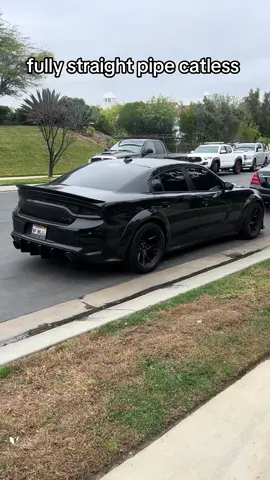 does anyone know why my car shuts off a couple seconds after remote start? #hellcat #srt #cat #widebodyhellcat #hellcatredeye #carslover 