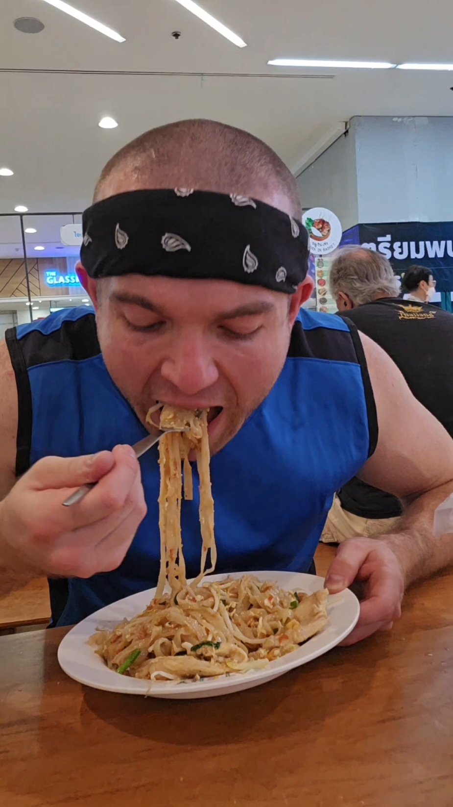 $10 FOOD CHALLENGE IN THAILAND?! #foodchallenge #eatingchallenge #asmr #asmrsounds #asmrtiktoks #asmrfood #asmreating #mukbang #mukbangeatingshow #mukbangs #mukbangvideo #eat #eating #eatingshow #eatfood #eatingsounds #eatingasmr #goodfood #thailand #bangkok #chicken #thaifood #friedchicken #chickenleg #fyp #fypシ FULL VIDEO ON YOUTUBE AT Bandana.eats1