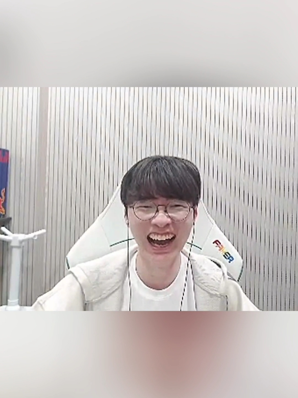 Lại một ngày cười điên =))) #t1 #faker #gumayusi 