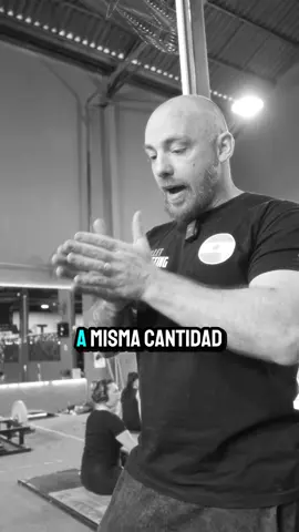 ¿Quien tiene mas fuerza? 🤔. - - - #gym #gimnasio #Fitness #gymbro #fitnes #gymtips #fitnesstips #fuerza #musculos 