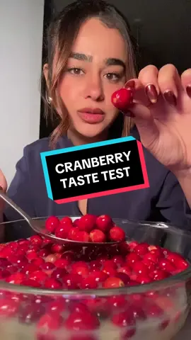 The crunch 10/10 👏 the taste rollercoaster 😂 #forupage #foruyou #cranberries #crunch #satisfyingvideo #cranberry 