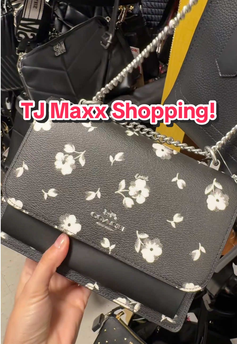 Shop with me at TJ Maxx! 🛍️ this location was PACKED! 🤩😅 @TJ Maxx #tjmaxx #tjmaxxfinds #tjmaxxhaul #tjmaxxshopping #tjmaxxshopwithme #tjmaxxfind #shopwithme #handbags #shoulderbags #crossbodybags #purses #pursetok #newbag #giftsets #christmasshopping #blackfridaydeal 