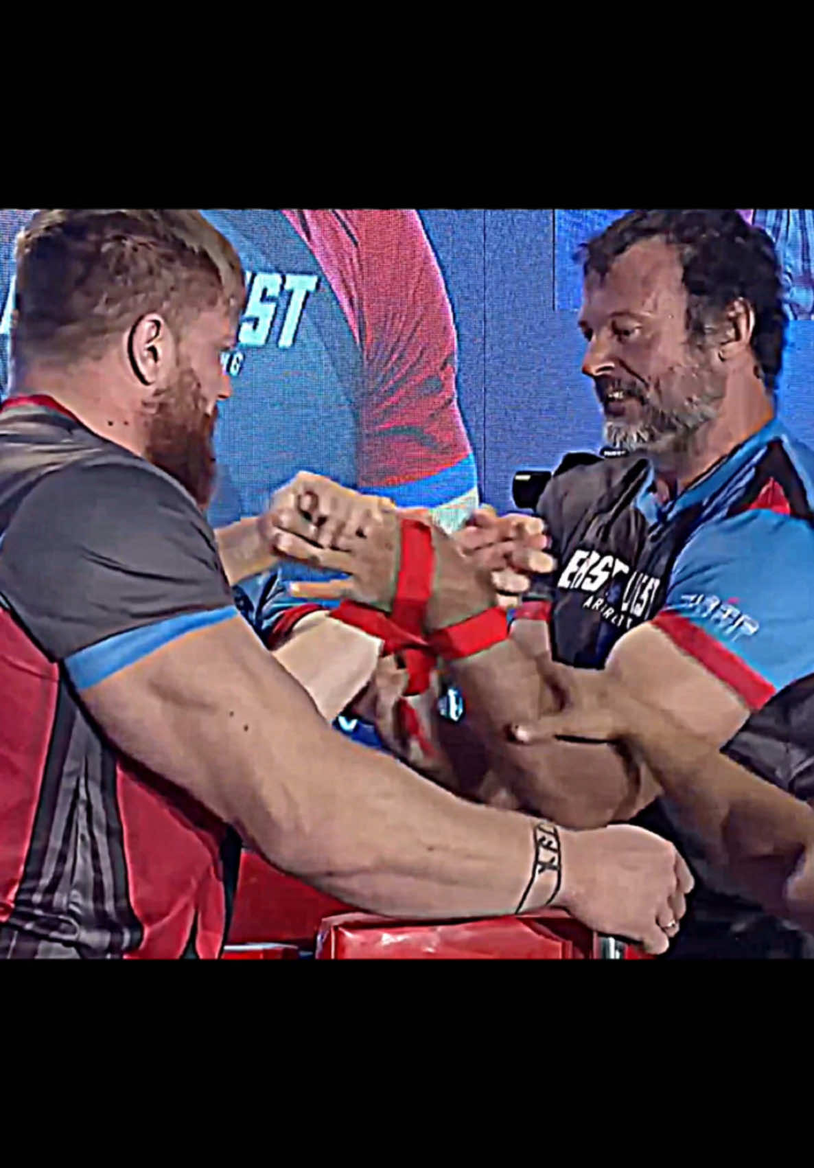 Devon larratt shows Morozov the true power☠️🔥 #armwrestling #armwrestler #devonlarratt 