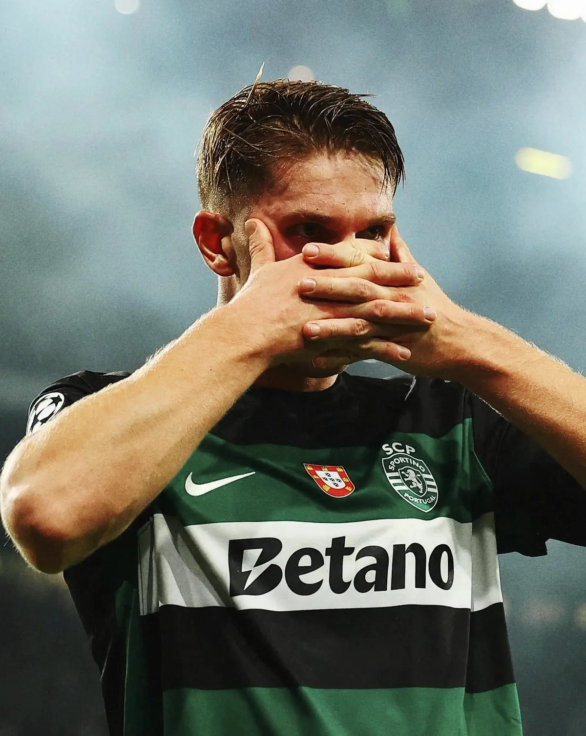 #football #Soccer #futbol #fyp #foryou #viral #gyokeres #viktorgyökeres #viktorgyokeres #gyökeres #sporting #sportinglisbon #bane #banemask #footballcelebrations 