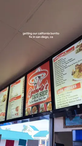 And before anyone comes for me - these burritos dont come with sour cream!! Lol 🤣 #sandiego #california 