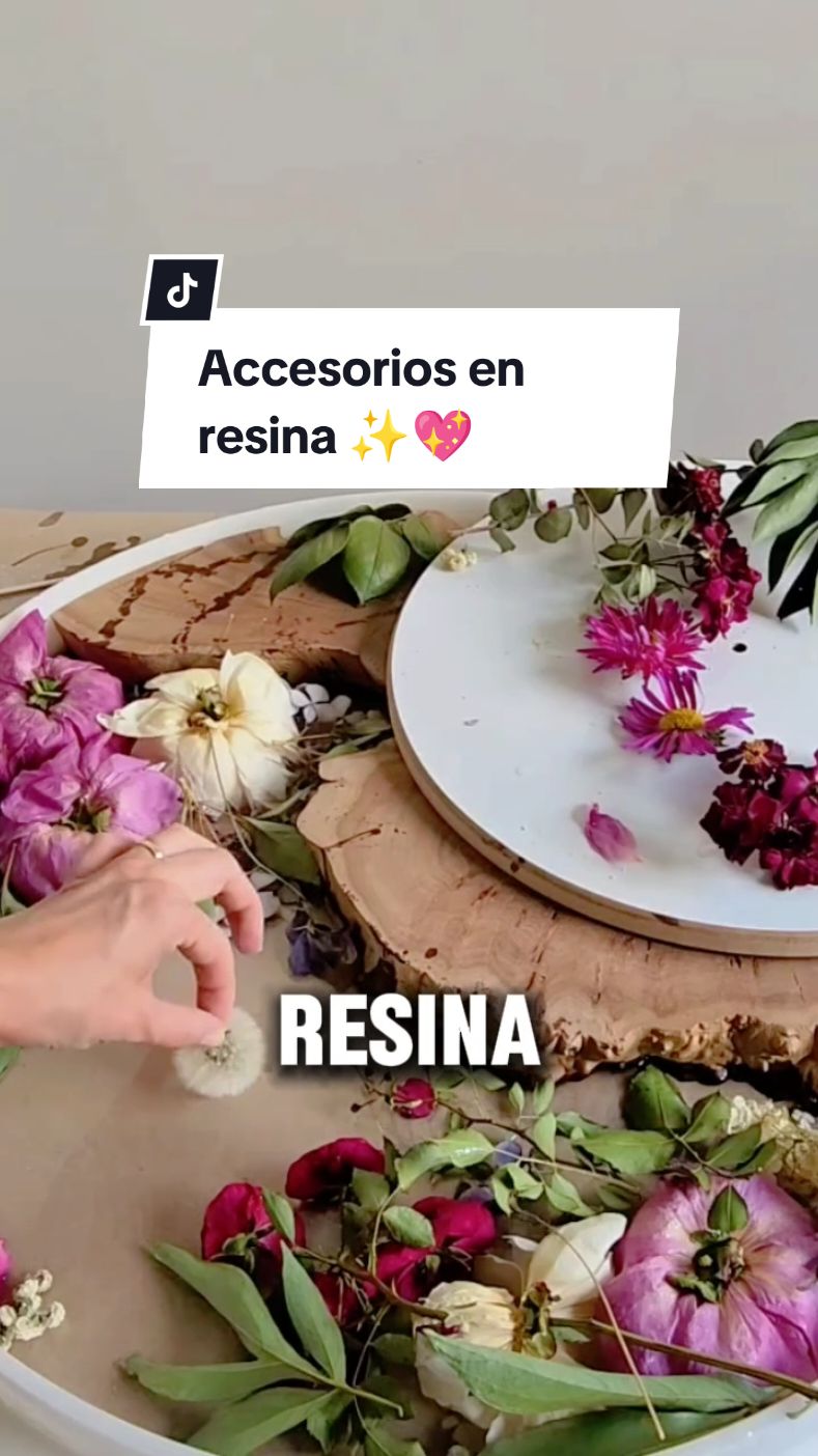 Accesorios en resina 💖 #resinart #cursoderesina #emprendeconresina #resin #resina #resinaepoxica #accesoriosconresina #fyp 