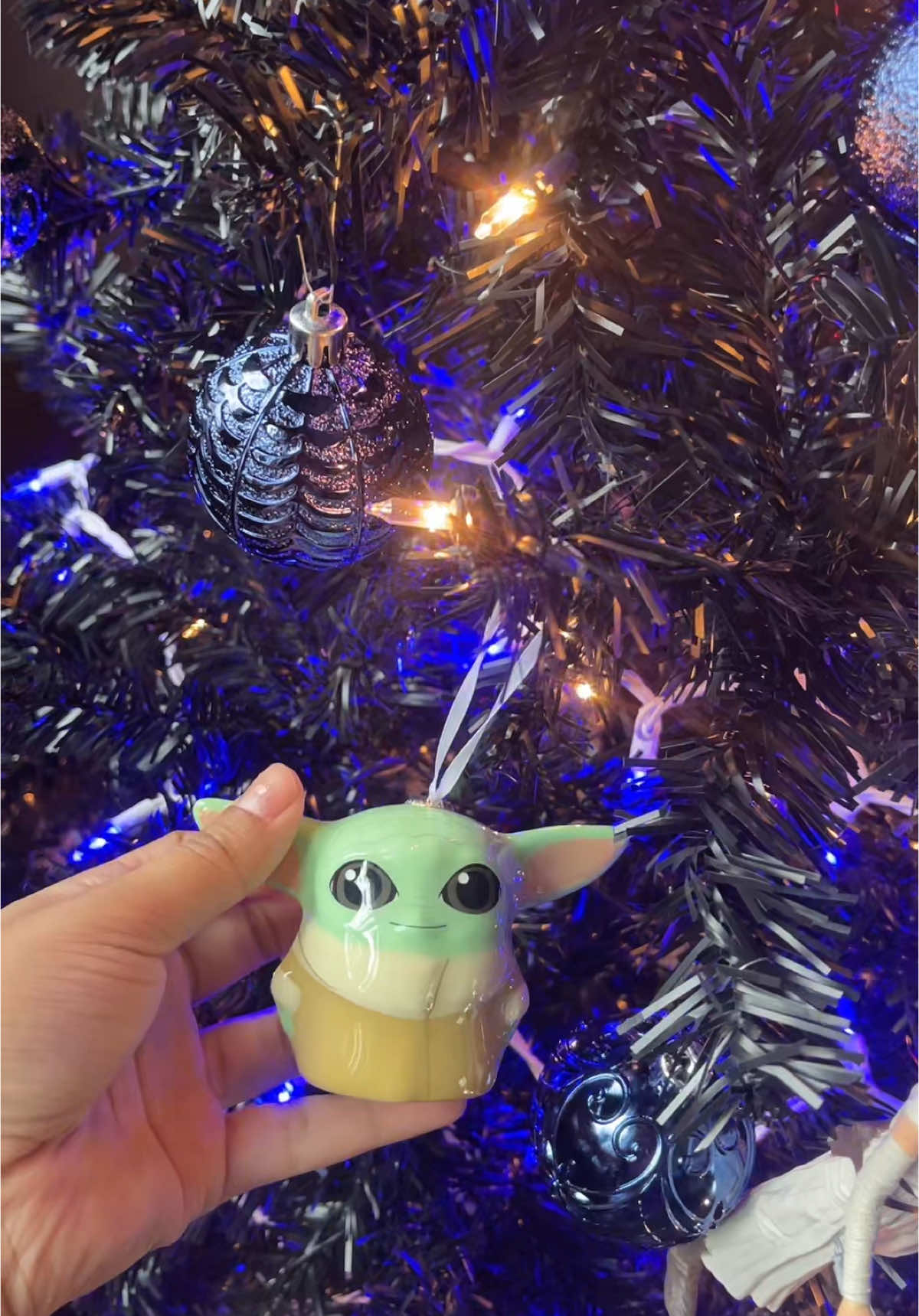 Replying to @alondra  #christmastree #starwars #starwarschristmas #starwarstiktok #christmas2024 #maytheforcebewithyou #christmasdecor #christmascountdown #christmastiktok #sithlord #jedi 