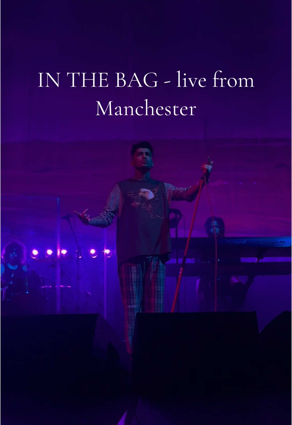 A part of @Zayn singing in the bag in Manchester 🦋 #zayn #zaynmalik #inthebag #roomunderthestairs #zsides #manchester #o2apollomanchester 