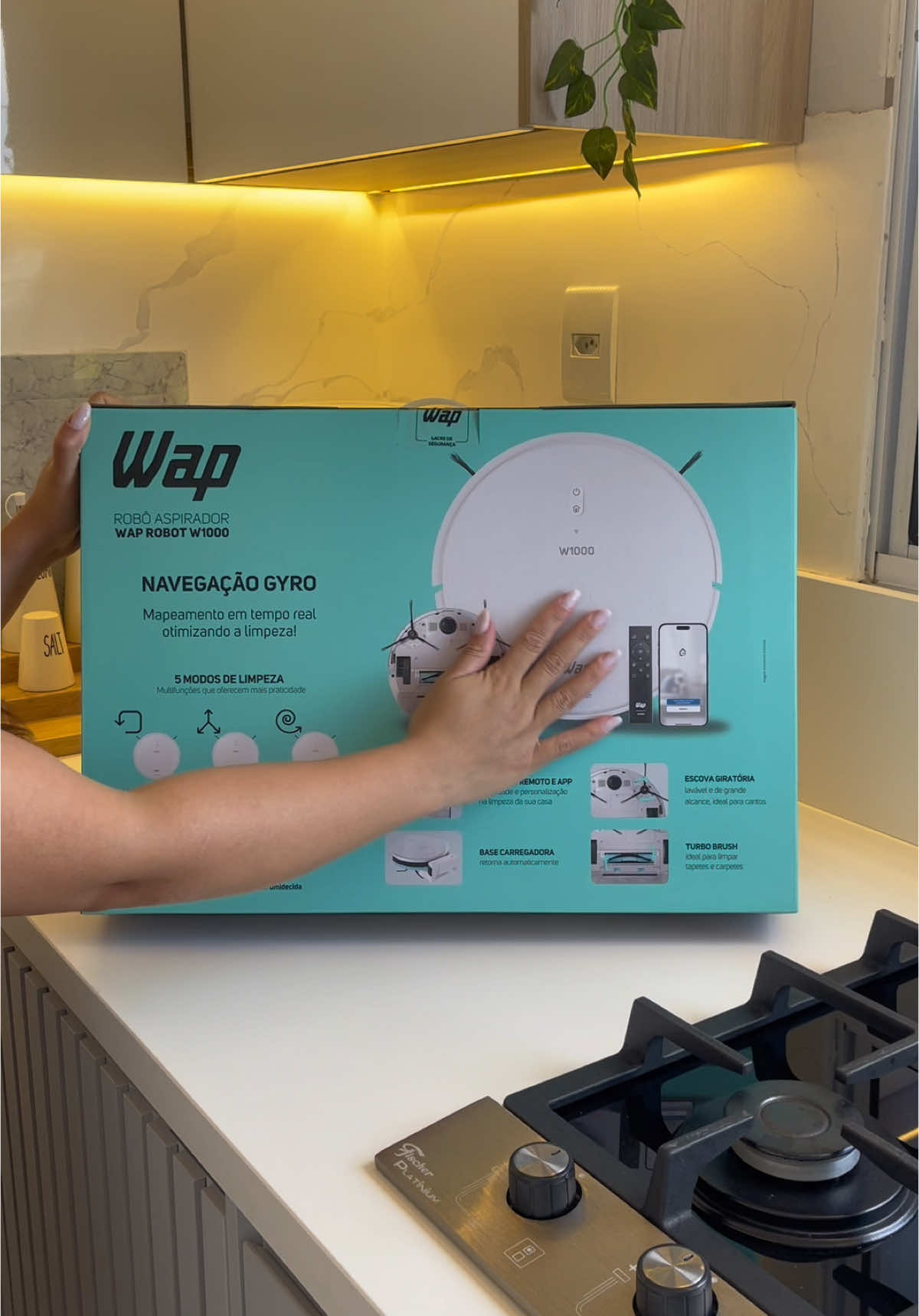 Nosso novo funcionário ✨✨✨🤍 você teria um? Essa é a sua oportunidade!!! A Black Friday @WAP deixa tudo mais fácil… Garanti o robô aspirador dos sonhos. Ele aspira, passa pano e tem um design lindo, pois combina com qualquer estilo de decoração.  Aspira e limpa com eficiência diferentes tipos de piso, incluindo cerâmica, madeira e carpetes e vinílico, que é o nosso caso. Possui sistema de pano úmido para limpar superfícies, além da aspiração. Sensor Antiqueda e Obstáculos: Detecta escadas e obstáculos para evitar acidentes. Realiza mapeamento básico do ambiente, melhorando a cobertura da limpeza.  compatível com a Alexa, permitindo controlá-lo por comandos de voz.  O aplicativo utilizado para controlar o robô aspirador WAP W1000 é o WAP Robot.  Funcionalidades do aplicativo: Controle Remoto Virtual. Agendamento de limpeza. Monitoramento em Tempo Real. Controle de Pano e aspiração. Envio para a Base. Bateria Recarregável: Oferece autonomia de até 120 minutos, dependendo do uso. Controle Remoto: Geralmente, vem com um controle remoto ou aplicativo para agendar e gerenciar limpezas. Capacidade do Reservatório: Possui reservatórios separados para pó e água. Filtro HEPA: Retém partículas finas e melhora a qualidade do ar. Salva esse post e envia para o Mozão te dar de presente no Natal 🤭🥰 #blackfridaywap #wapdeixatudomaisfacil #WAP  #roboaspirador 