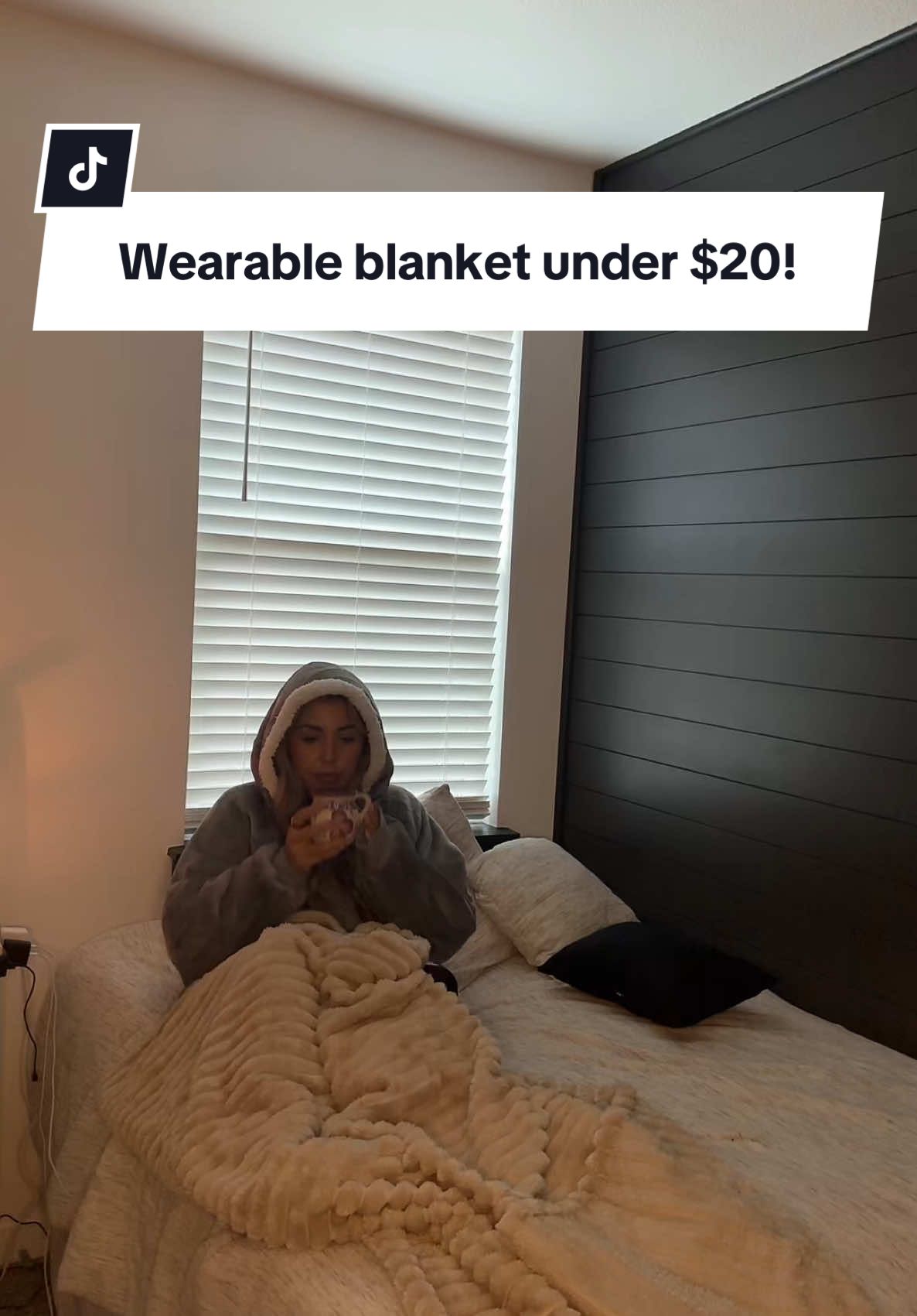 LIVING in my #bedsure wearable blanket all winter long #tiktokblackfriday #tiktokcybermonday #tiktokholidayhaul #tiktokshop #fyp @Bedsure 