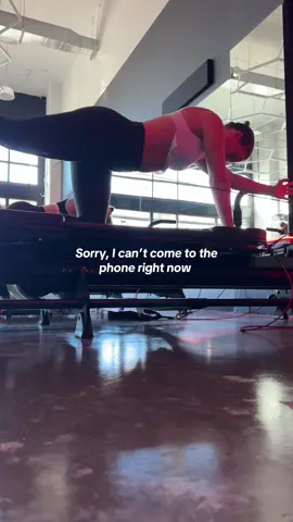 My form of girl therapy ✨✨✨ #pilates #pilatesworkout #reformerpilates #reformers #girltherapy #girlsthings #girliethings #reformersculpt 