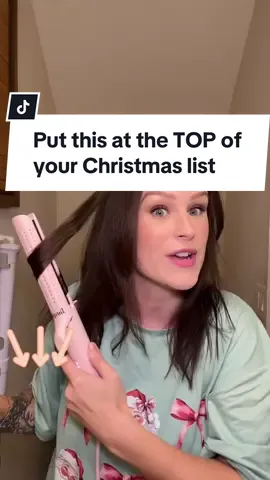 Its a straightener, shaped/rounded like a curling iron, that blows out COLD air to LOCK in your curls! Its a miracle honestly🙌🏻😭🥹 @langehair  #lange #langehair #curls #curlingiron #hairstyle #longlastingcurls 