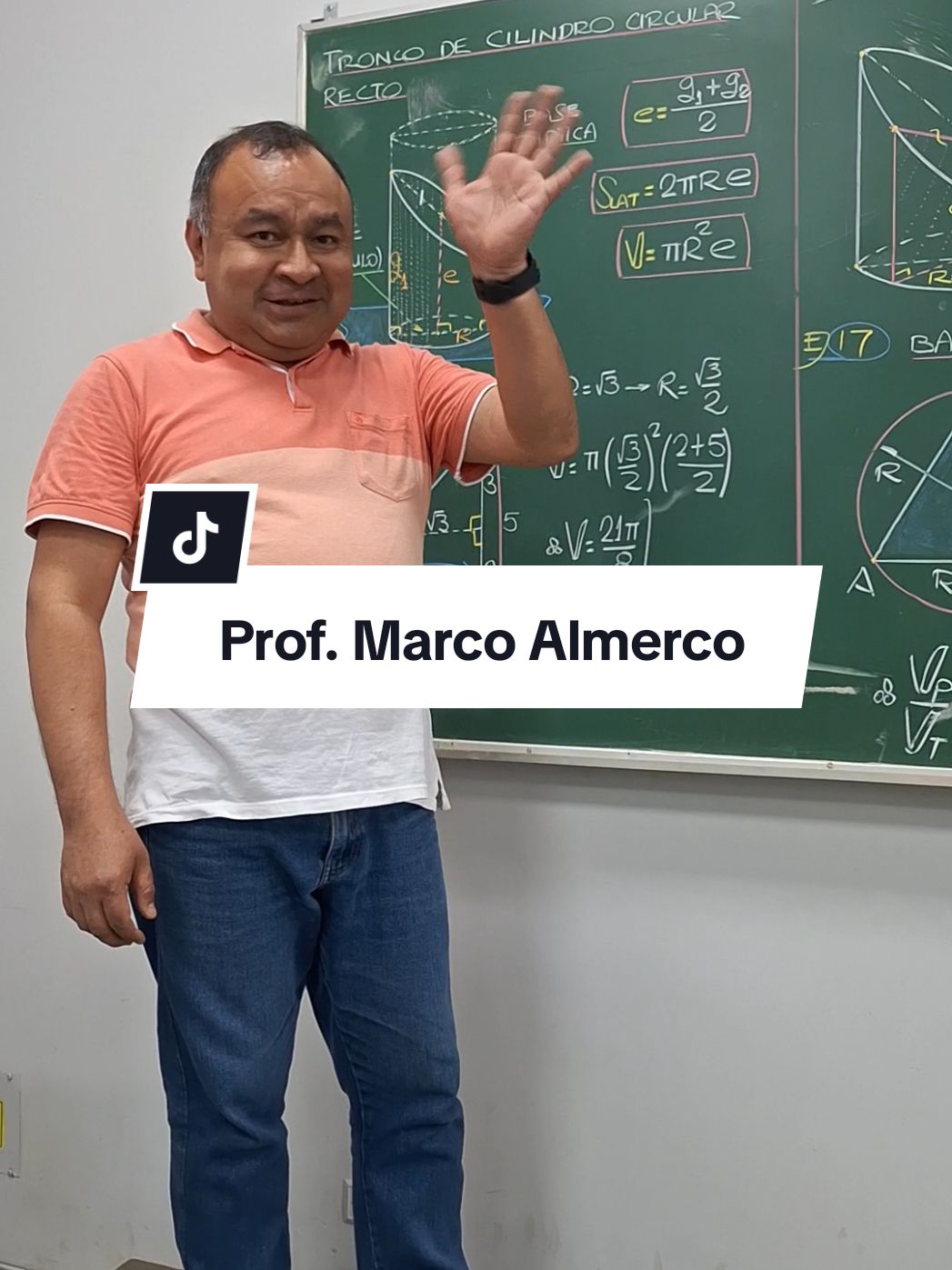 Respuesta a @nath.c_enci  Muy bieeen alumnos, El profesor Marco Almerco le deja otra pizarra Pitagorina  💙🧡💚