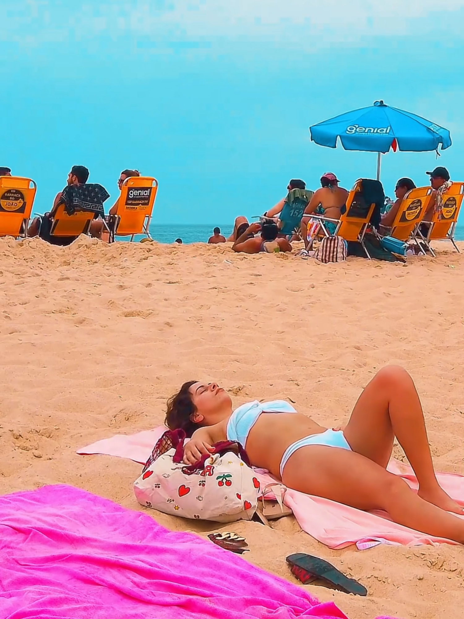 🌊🏄🏼‍♂️🏝️ Walking at the beach Beach, Rio de Janeiro, Brazil. #beach#Summer#brazil#lyric#girls#surf#Lifestyle#sea#travel#wicked#bikini#vibes#beauty#riodejaneiro#rio#rj#carioca#leblon#ipanema#copacabana#sun#hot#day#lifestyle#vacation#playa#chicas#vacaciones#tour#trip Walking along one of the most famous beaches in Rio de Janeiro in Brazil, Praia do Leblon is the favorite place for those who want to relax and cool off on the hottest days of summer. I walked on the sand to show what a summer is like, follow the video with lots of beautiful people in swimsuits, beautiful women having fun posing for photos, and taking advantage of the sun to tan, the video can be used for future research, as a form of documentary. We noticed that it is beautiful to see the elegant fashion on the beaches, women with elegant bikinis, a lot of inspiration for beach looks, bikinis on trend, a summer style and a lot of natural beauty on the beach, healthy lifestyle, activities on the beach and the joy of the Summer is what we're going to see in this video, and we can see how the movement was on the beach that day, with a lot of beautiful people refreshing themselves with a sea bath and lying on the sarongs getting a tan with their bathing suits. Brazilians prefer bikinis and swimsuits to get tanned and keep the famous mark, the thong bikini is the most used on the beaches of Brazil. In Brazil, it is very common for women to wear bathing suits and bikinis to enjoy the sun even more, as it has numerous benefits such as the absorption of vitamin D into the skin, stimulation of melanin, increased libido, among others, natural or artificial tanning. ends up being a decisive factor in influencing your self-esteem and provding well-being. Sunshine can improve our mood, lower blood pressure, strengthen our bones, muscles and even our immune system. And a brief exposure is enough to reap all these benefits. Leblon Beach is approximately 1.3 km long ad is famous for its natural beauty, sports activities and cultural events.