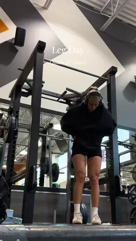 Nothing like a leg day to start off the week @UPPPER Gear #GymTok #legday #fyp 