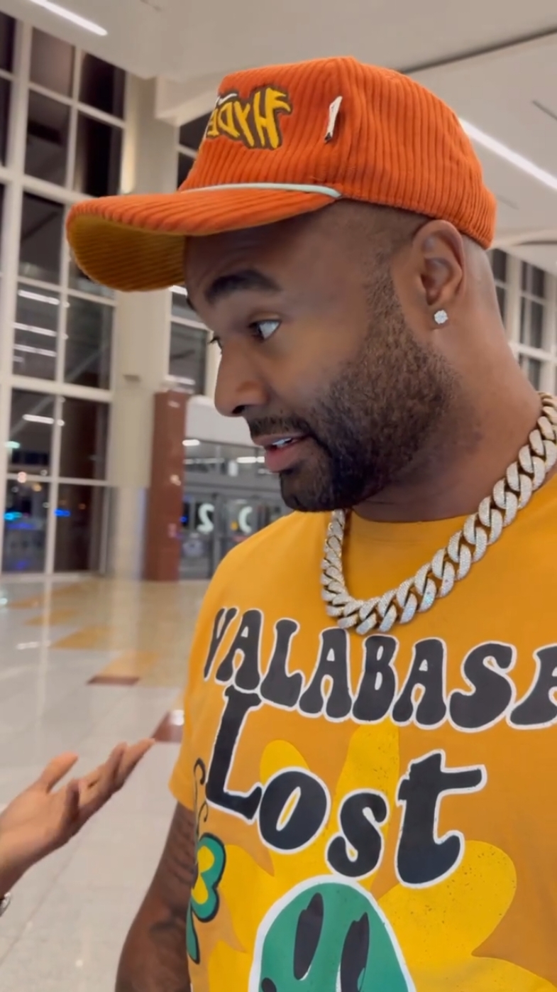 Mike sells out for the bag