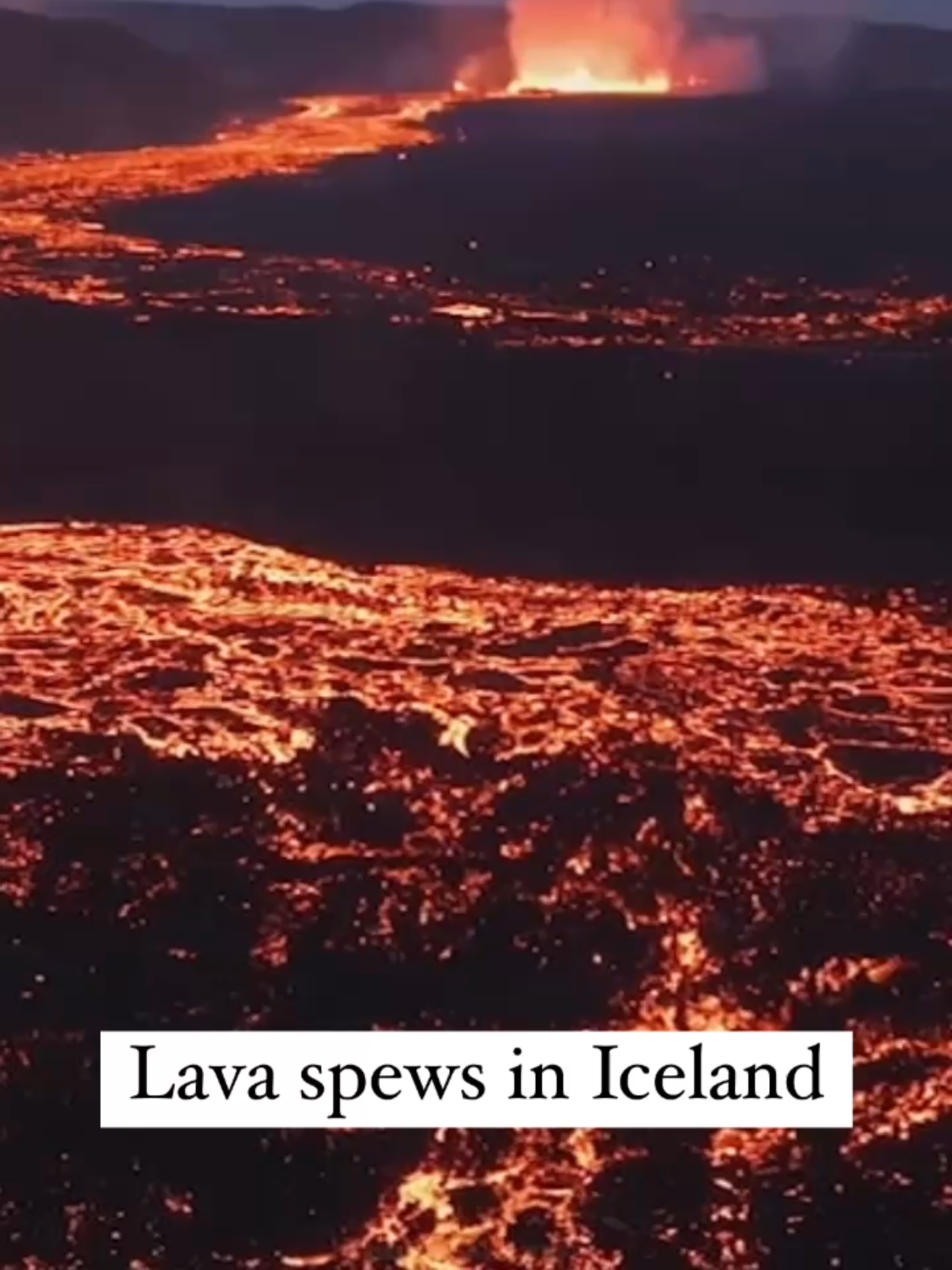 Drone footage captured lava spewing from an ongoing volcanic eruption on Iceland’s Reykjanes Peninsula on Nov. 22. #iceland#volcano