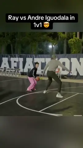 The end is insane 😭 #1v1 #basketball #mattkiatipis #rayasianboy 
