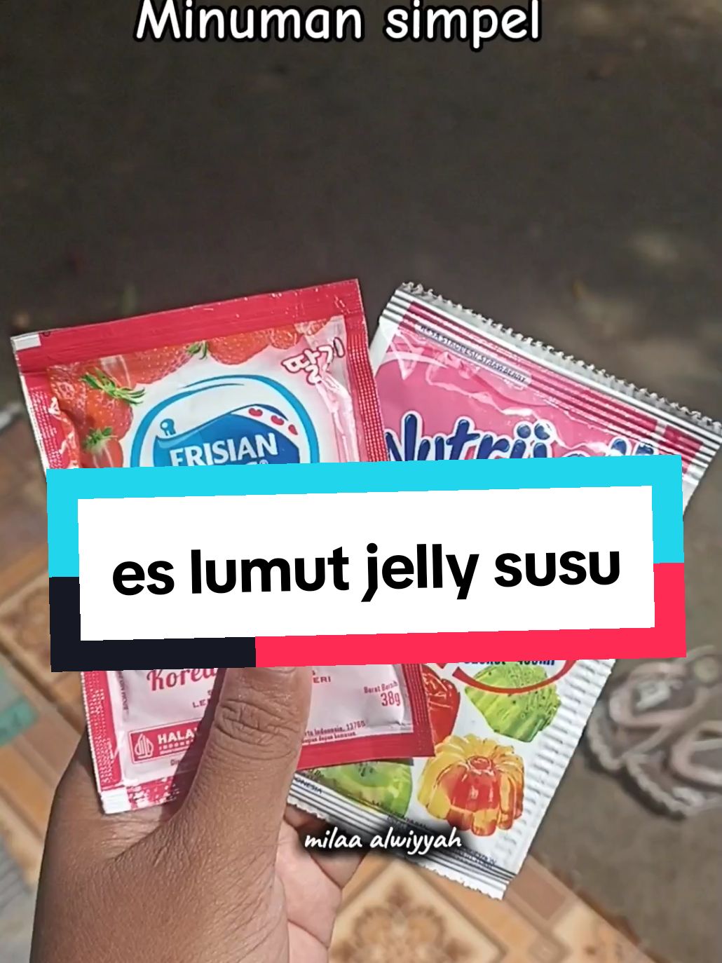 Minuman simpel dan murah😍✨ Cuma 2 bahan aja Es jelly  susu/es lumut Kental manis strawberry 2 sachet Nutrijell strawberry 1 bungkus Cocok banget buat ide jualan, menu takjil, suguhan bisa banget Lihat di video guyss tutorialnya, terimakasih semoga bermanfaat di Facebook Pro #resepminuman #kontenmakanan #kontenmasakan #fyp 