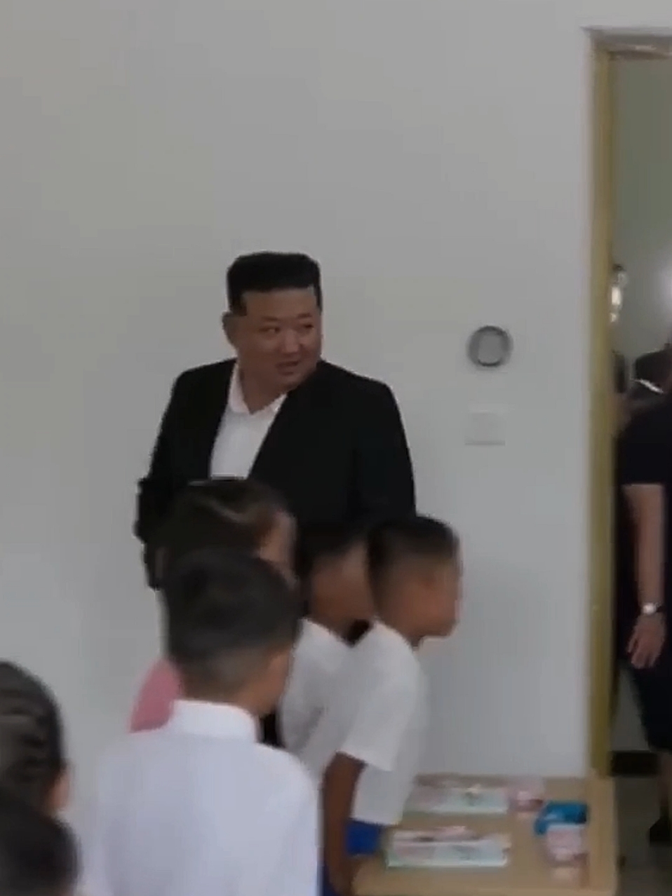 Funny Kim Jong Un is visiting a school and liste the teacher. #ForYou #KimJongUn #NorthKorea #CoreeDuNord #金正恩  #北朝鲜 #CoreaDelNorte #CapCut 