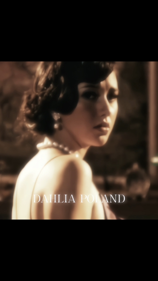 ☆ Dahlia Poland sebagai model music video 