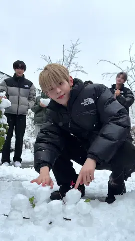 올해 ❄️ 첫 눈 ❄️ 을 NOWADAYS와 ☃ #NOWADAYS #나우어데이즈 #EXO #첫눈챌린지