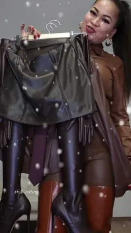 Have a Full Leather Wednesday everyone 🤗😘 #filipina #stiefel #SEO #layering #fur #fyp #leathertok #lermabrijana #leatherootd #marketingdigital #higheels #lesilla #leatherskirt 