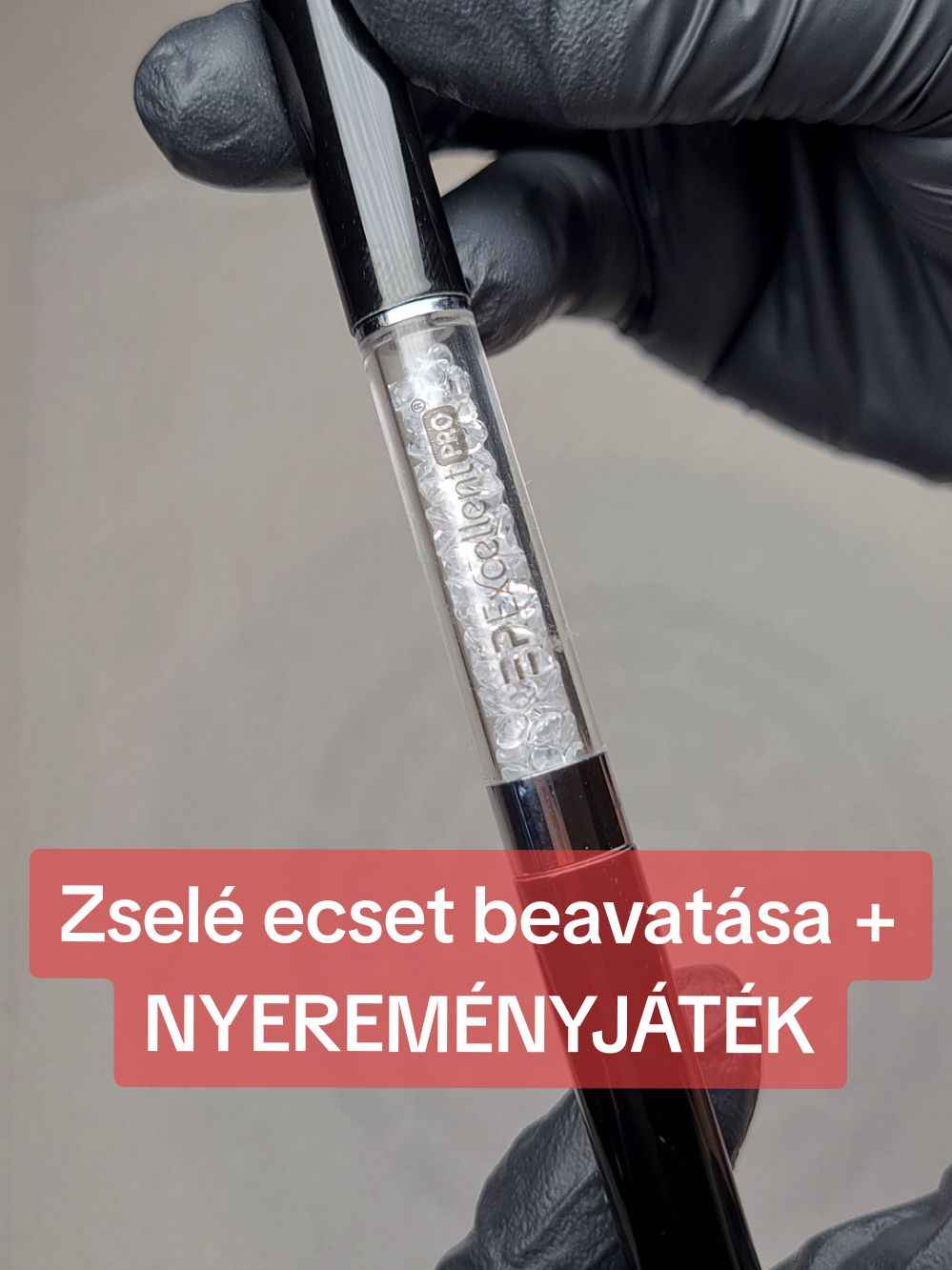 Zselés ecset beavatása 🧡 NYEREMÉNYJÁTÉK‼️🎁 Szeretnél nyerni 1db Excellent Pro Ecset Cirkóniával 2in1 7? Itt a lehetőség! Részvételhez: 1.Kövess be! 2.Jelölj meg kommentben egy barátot, aki szintén szeretné ezt a nyereményt! /A nyereményt a Wonder Nails csapata küldi ki, a nyertes által megjelölt postára./  A nyertesnek a Wonder Nails csapatával kell felvenni a kapcsolatot./ A játék november 30-ig tart, ne maradj le! Sok szerencsét mindenkinek! 🍀💖 #köröm #balazsiszilvia #wondernails #excellentpro @WonderNails 