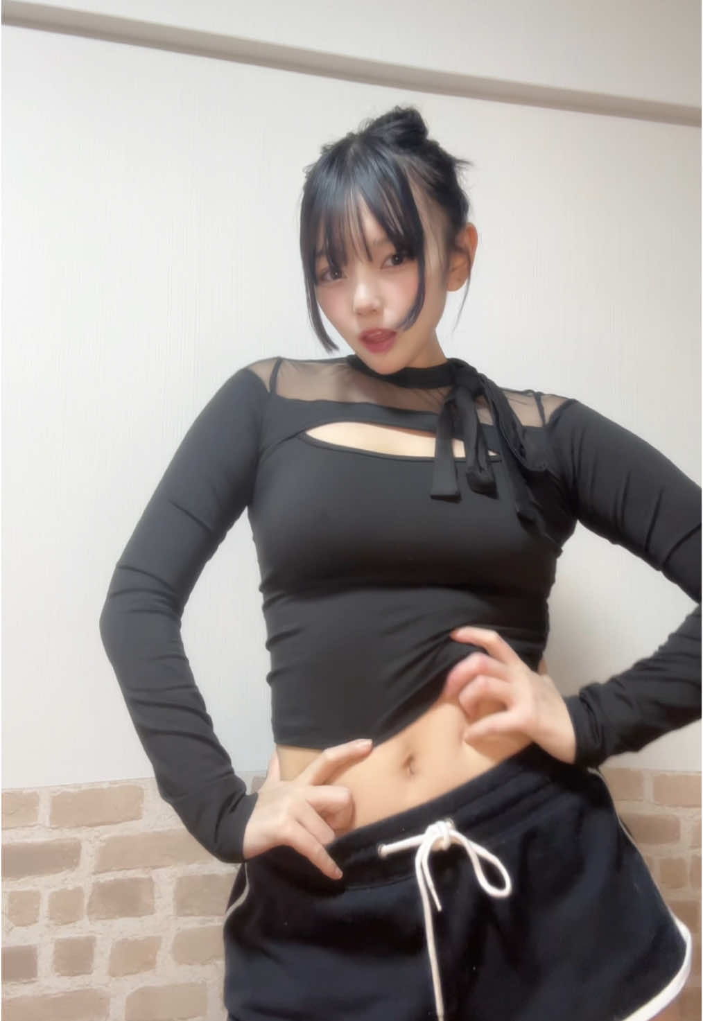 フリフリしてみた😳🦴 #グラビア #アイドル #おすすめ #かわいいだけじゃだめですか? #むちむち #お姉さん #ダンス動画 #腰ヒット 