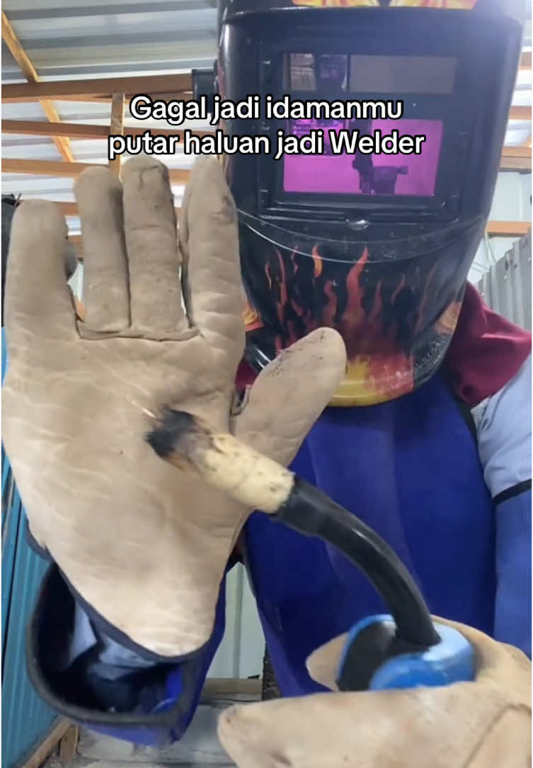 Gak harus jadi idaman mu kan?  #welder #welderindonesia🇮🇩 #welderwoman #welderwoman👩‍🏭 #jurulas #gmaw #beginner #indonesia #fyp #borneoweldingschool @Pelatihan Welder Balikpapan 