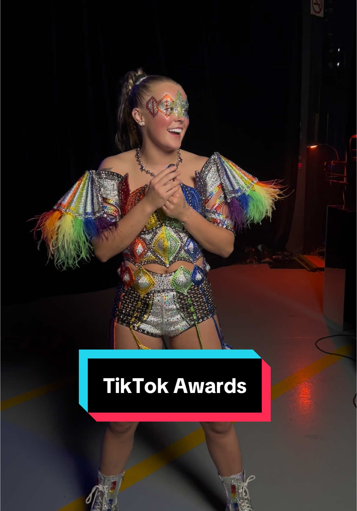 a reminder from @JoJo Siwa #TikTokAwards