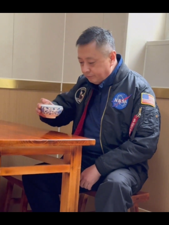 🥰🥰🥰#daddybear #daddychina #daddychinese #douyinchina #oldman #trungniendep #trungnienphongdo #grandpachinese #thichtrungnien #daddy #beartrungnien #handsomegrandpa #grandpa 