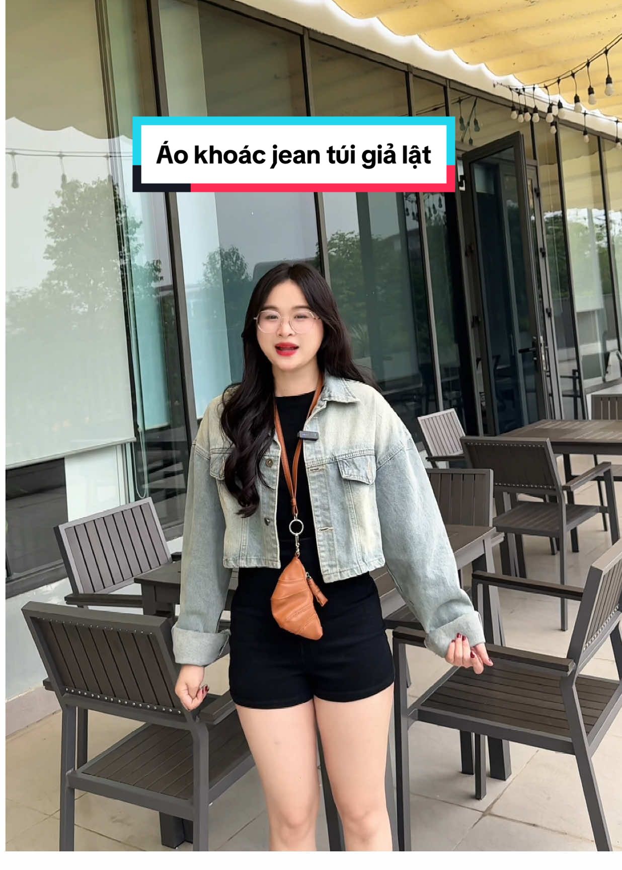 Se se lạnh mặc mấy em áo khoac jean quá xinh luôn, vừa trẻ trung năng động lại cá tính #aokhoacbo #aokhoacjean #croptop #aobo #aokhoacnu #xuhuong #cogaimattit 