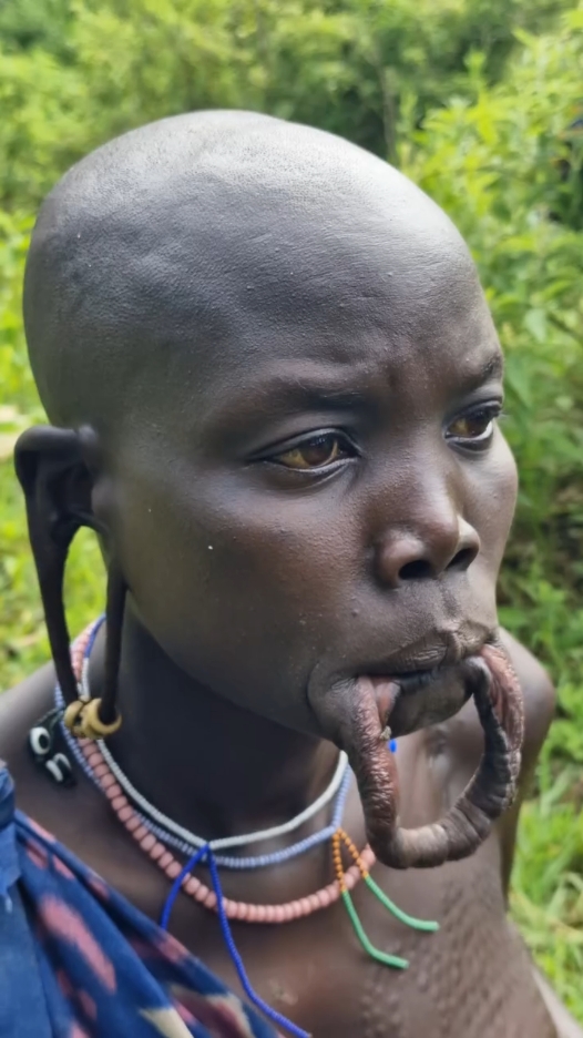 Suri-Surma tribe women Omo Valley Ethiopia....#Ethiopia #OmoValley #omoriver #tribes  #omovalleytribes #omovalleytour #omovalleylocalguide #africa #travel #travelblogger #travelafrica #travelethiopia #seeafrica  video credit ©mamaruethiopiantours