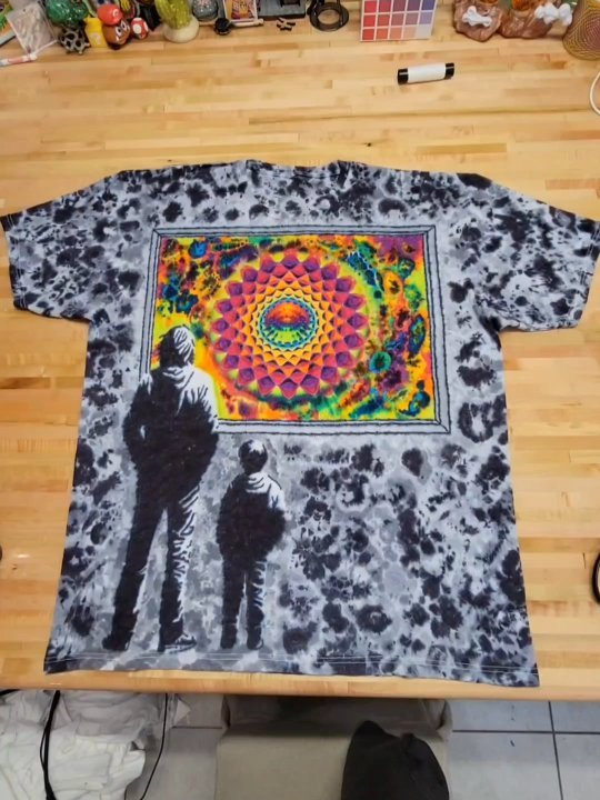 Awesome shirt 🔥. Give it a rating 1 - 10 . By @dyes_n_goodvibes . . #art #handmade #artprocess #tiedye #creative