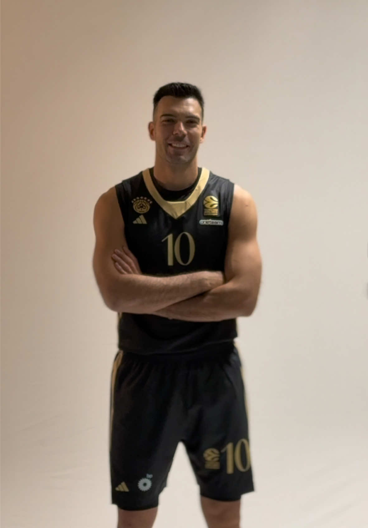 Black & Gold: 3rd Jersey unlocked! 🖤🤯 Backstage footage from the photo shooting!  #WeTheGreens #paobcaktor #LiveTheGreenMagic #paobc #Club1908 #OneClubOneApp #black #gold #vibes #jersey #new #coming #photoshoot #video #backstage 