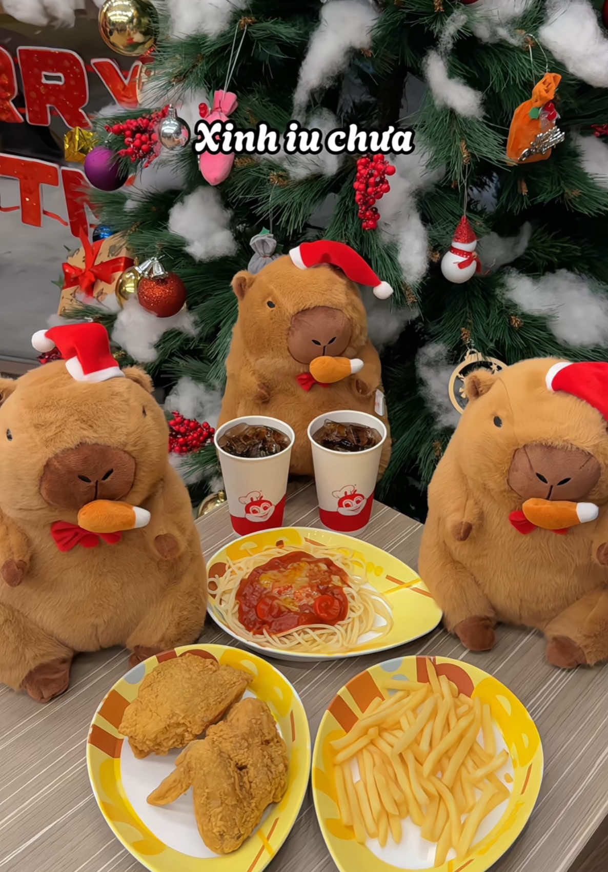 Tag liền người iu hay bạn thân đi săn gấu bông Noel Jollibee xinh iu thui 🧸🎄✨ #langthangcafe #giangsinh2024 #xmas2024 #jollibee 