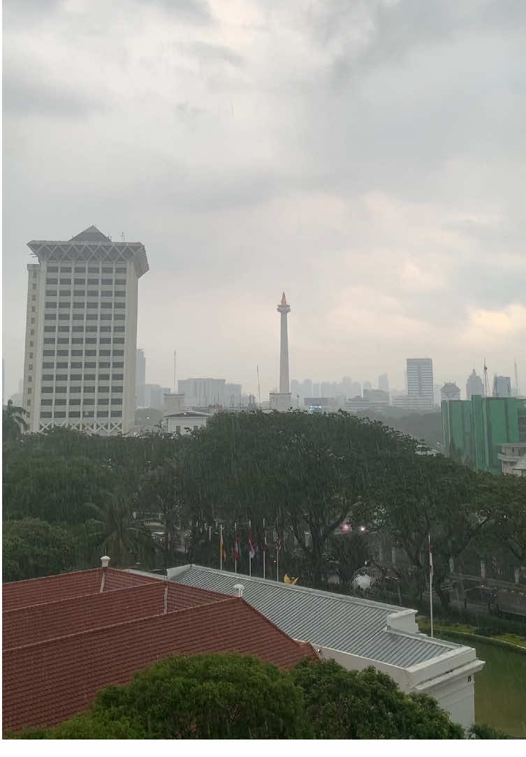 Rainy szn in #Jakarta 