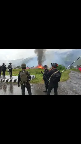 hari ini papua puncak Jaya berduka 🙏 Damailah papuaku🙌 #puncakjaya  #muliapuncakjayapapua  #foryoupage  #fypage  #firal 