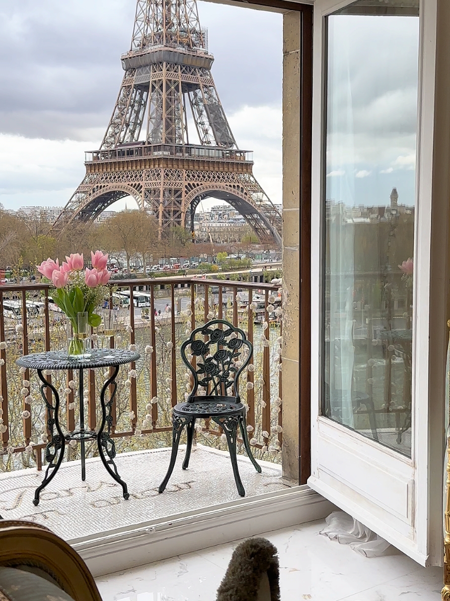 best airbnb in paris 🤌 #luxury #luxuryairbnb #airbnb #bestairbnb #airbnbgoals #luxe #parisluxury #luxurylife #paris #luxurylifestyle #parisianlifestyle #fyppp #foryoupageofficial 