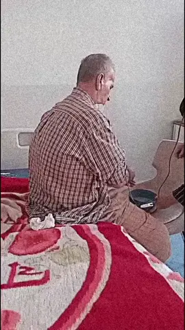 رەبی بەقوربانتبم ، چەند غەریبیت دەکەم  بابۆم ..!🥲