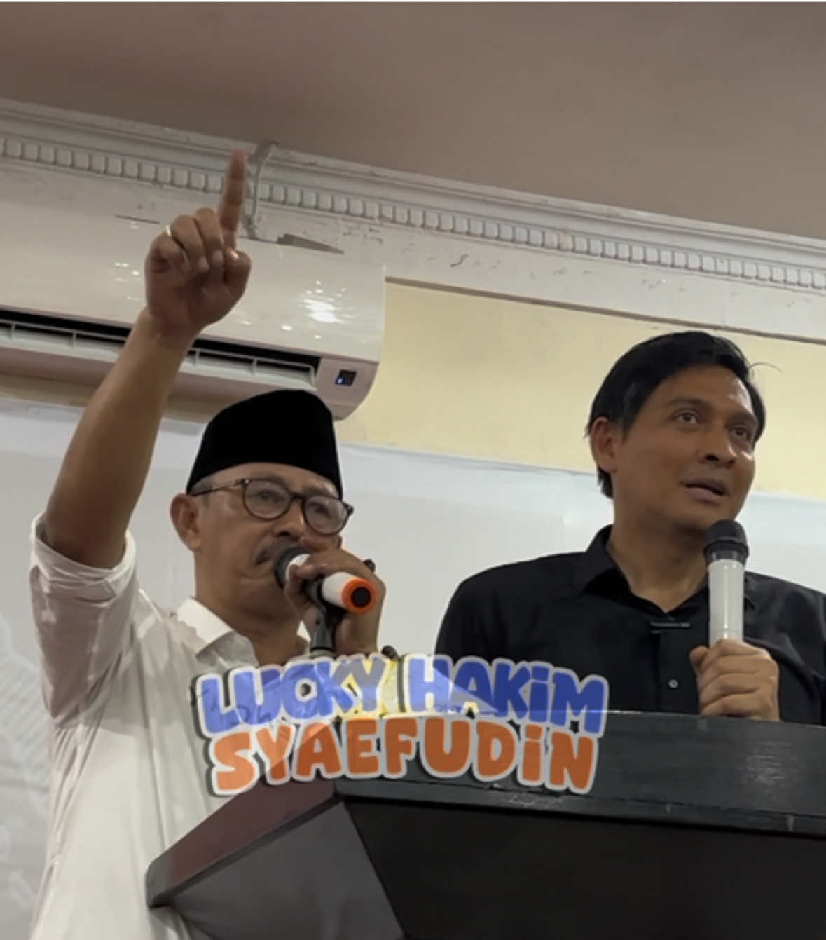 Kemenangan pasangan Lucky Hakim dan H. Syaefudin dalam Pilkada Indramayu 2024 adalah kemenangan rakyat. Ini adalah bukti nyata dari suara masyarakat Indramayu yang menginginkan perubahan dan kemajuan. Dengan semangat gotong royong, Lucky dan Syaefudin akan bekerja keras untuk mewujudkan Indramayu yang lebih maju, sejahtera, dan berkeadilan. Kemenangan ini bukan hanya milik mereka, tetapi milik seluruh masyarakat Indramayu yang berharap untuk masa depan yang lebih baik. Bersama, kita akan membangun Indramayu yang lebih unggul! @Syaefudin Syaefudin 