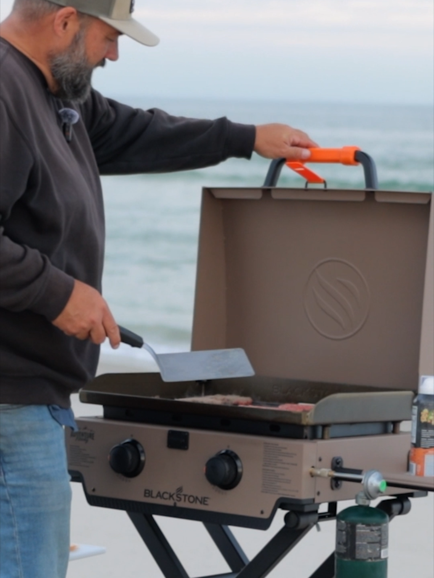 @thervatlas is loving the brand-new 22-inch Omnivore Griddle with Flex Fold Legs, and he’s got six reasons why it’s a camping game-changer. From rugged wheels and built-in wind protection to dual cooking zones, this griddle is ready for any adventure. Find it now at Walmart and Walmart.com and take your outdoor cooking to the next level. . #blackstone #blackstonegriddle #outdoorcooking #griddlecooking #omnivoregriddlewithflexfoldlegs