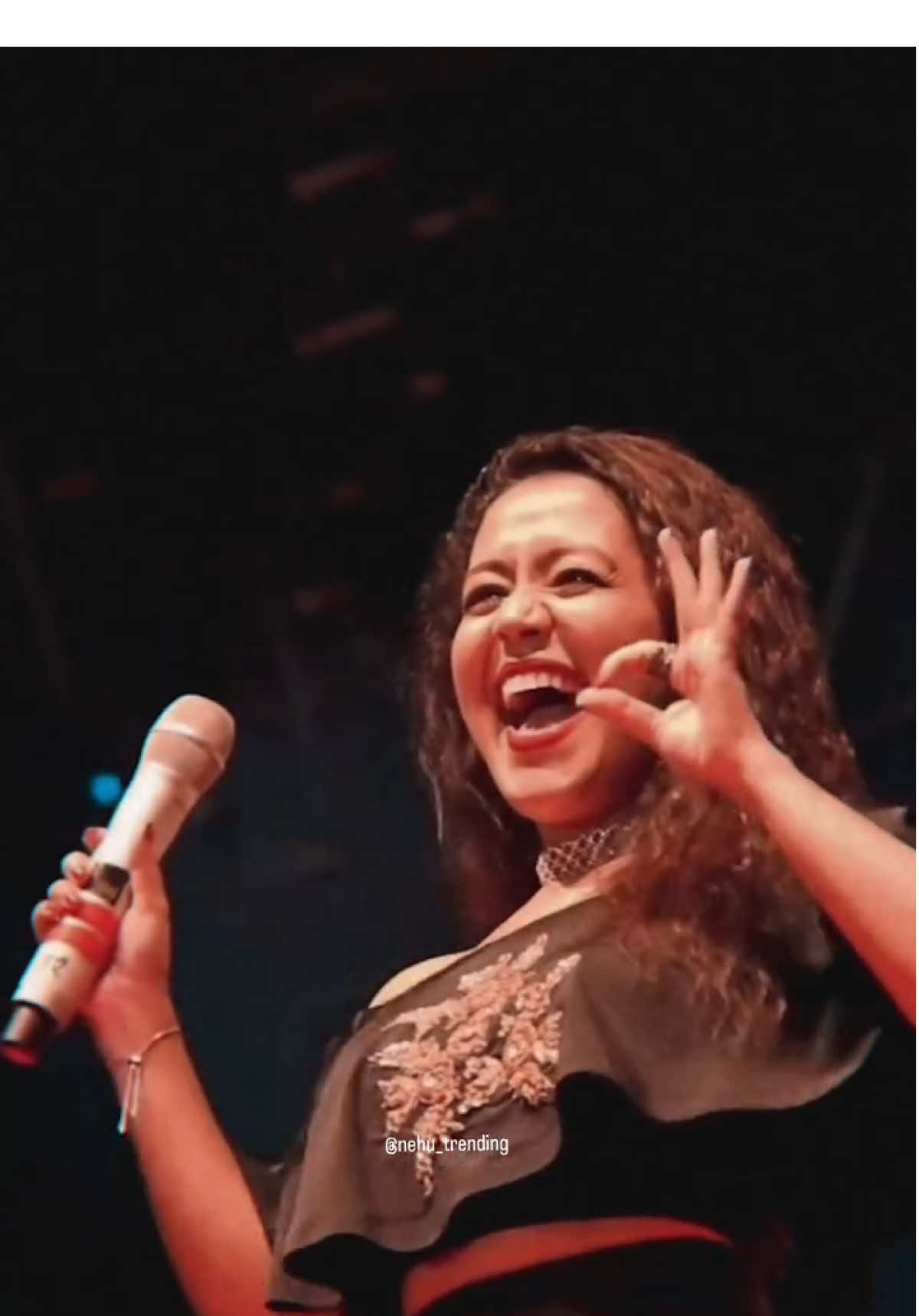 ♥️🖤…! #nehakakkar #indiantiktok #tik_tok #foruyou #explore #singer #nehakakkarsong #nehakkakkarfans #fangirl 